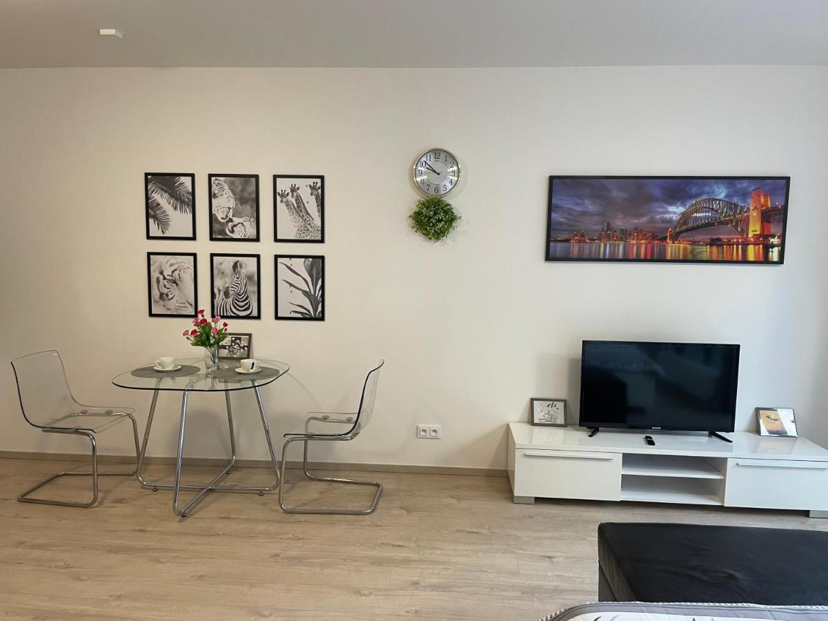 Tomy Ng. Apartment Prag
